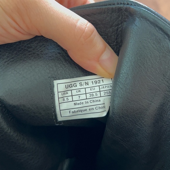 UGG BOOTS SIZE US 7 leather - Picture 6 of 9